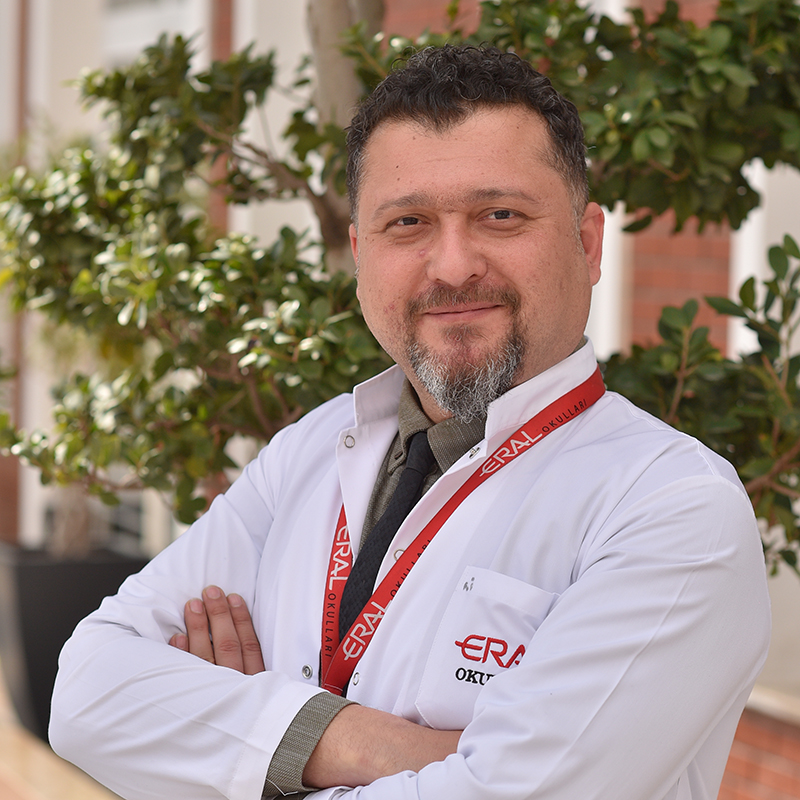 &Ouml;zg&uuml;r &Ouml;zkan, ERAL Okulları &mdash; yurtdışı yaz okulu ve İngilizce &ouml;ğrenme yolculuğu